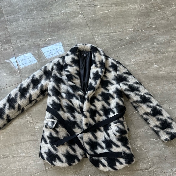 En Thread Coat Houndstooth pattern size small - Picture 9 of 9